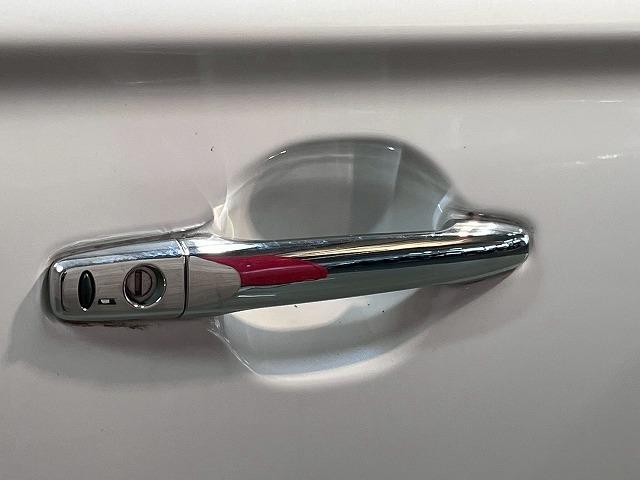 アウトランダーPHEV Gプレミアムパッケージ 全周囲/BSM/パドルシフト/シートヒーター/ナビ/クルーズコントロール/18インチアルミ/ETC/パワーシート/レザーシート/AC100V/フルセグ/衝突軽減ブレーキ/レーンディパーチャーアラート(65枚目)