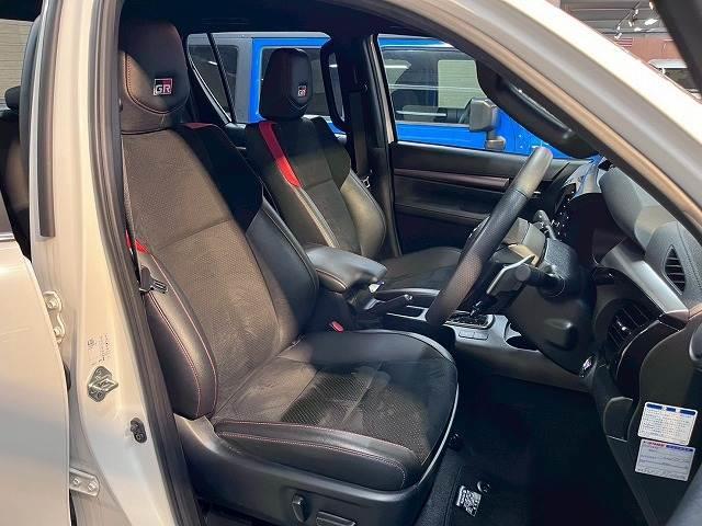 ハイラックス Z GRスポーツ ハードトノカバー/全周囲カメラ/パドルシフト/ETC/レーダークルーズ/パワーシート/18インチアルミ/純正ディスプレイオーディオ/ナビ/Bluetooth/LEDヘッドライト/クリアランスソナー/(9枚目)