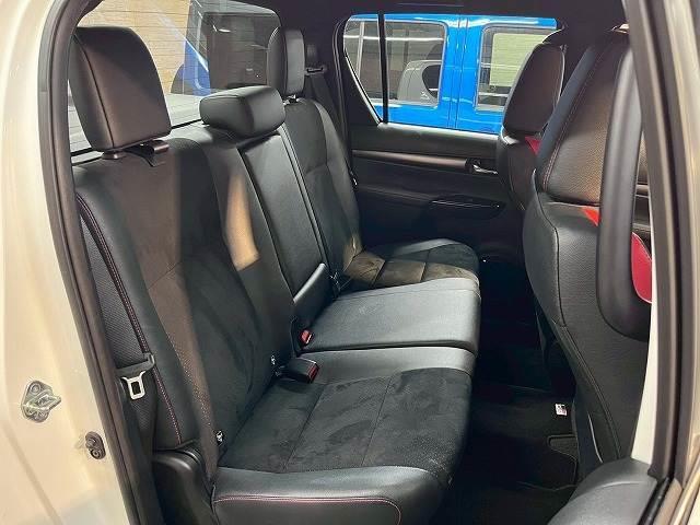 ハイラックス Z GRスポーツ ハードトノカバー/全周囲カメラ/パドルシフト/ETC/レーダークルーズ/パワーシート/18インチアルミ/純正ディスプレイオーディオ/ナビ/Bluetooth/LEDヘッドライト/クリアランスソナー/(10枚目)