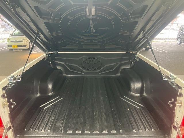 ハイラックス Z GRスポーツ ハードトノカバー/全周囲カメラ/パドルシフト/ETC/レーダークルーズ/パワーシート/18インチアルミ/純正ディスプレイオーディオ/ナビ/Bluetooth/LEDヘッドライト/クリアランスソナー/(24枚目)