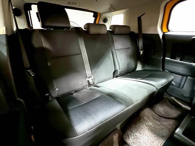 ＦＪクルーザー オフロードパッケージ　クルーズコントロール／ＥＴＣ／バックソナー／マニュアルエアコン／スペアタイヤ／サイドステップ／ナビ（8枚目）