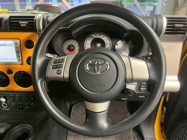 ＦＪクルーザー オフロードパッケージ　クルーズコントロール／ＥＴＣ／バックソナー／マニュアルエアコン／スペアタイヤ／サイドステップ／ナビ（50枚目）