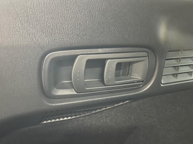 ＣＸ－５ ＸＤ　スポーツアピアランス　サンルーフ／ＢＯＳＥ／全周囲カメラ／パワーバックドア／ヘッドアップディスプレイ／パドルシフト／ステアリングヒーター／シートヒーター／衝突軽減／レーンアシスト／ナビ／ブラインドスポット／ＥＴＣ（25枚目）