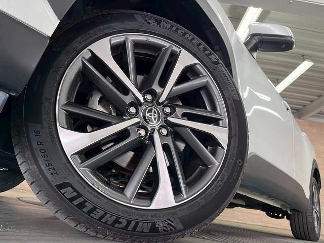 カローラクロス ハイブリッド　Ｚ　パノラマルーフ／１０．５インチナビ／全周囲／ブラインドスポット／シートヒーター／レーダークルーズ／ＣＤ／ＤＶＤ／Ｂｌｕｅｔｏｏｔｈ接続／パワーシート／１８インチアルミ／衝突軽減／レーンアシスト／ＥＴＣ（12枚目）