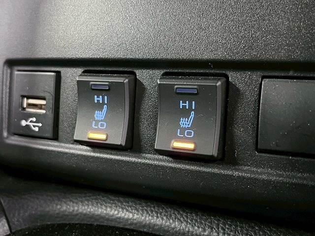 カローラクロス ハイブリッド　Ｚ　パノラマルーフ／１０．５インチナビ／全周囲／ブラインドスポット／シートヒーター／レーダークルーズ／ＣＤ／ＤＶＤ／Ｂｌｕｅｔｏｏｔｈ接続／パワーシート／１８インチアルミ／衝突軽減／レーンアシスト／ＥＴＣ（14枚目）