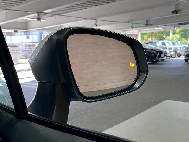 カローラクロス ハイブリッド　Ｚ　パノラマルーフ／１０．５インチナビ／全周囲／ブラインドスポット／シートヒーター／レーダークルーズ／ＣＤ／ＤＶＤ／Ｂｌｕｅｔｏｏｔｈ接続／パワーシート／１８インチアルミ／衝突軽減／レーンアシスト／ＥＴＣ（25枚目）