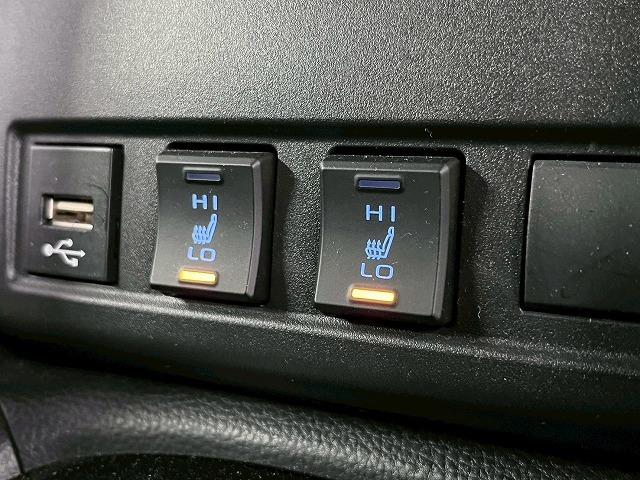 カローラクロス ハイブリッド　Ｚ　パノラマルーフ／１０．５インチナビ／全周囲／ブラインドスポット／シートヒーター／レーダークルーズ／ＣＤ／ＤＶＤ／Ｂｌｕｅｔｏｏｔｈ接続／パワーシート／１８インチアルミ／衝突軽減／レーンアシスト／ＥＴＣ（30枚目）