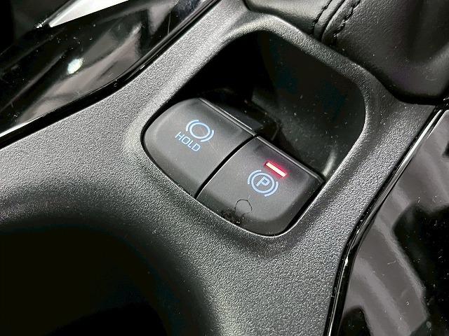 カローラクロス ハイブリッド　Ｚ　パノラマルーフ／１０．５インチナビ／全周囲／ブラインドスポット／シートヒーター／レーダークルーズ／ＣＤ／ＤＶＤ／Ｂｌｕｅｔｏｏｔｈ接続／パワーシート／１８インチアルミ／衝突軽減／レーンアシスト／ＥＴＣ（32枚目）