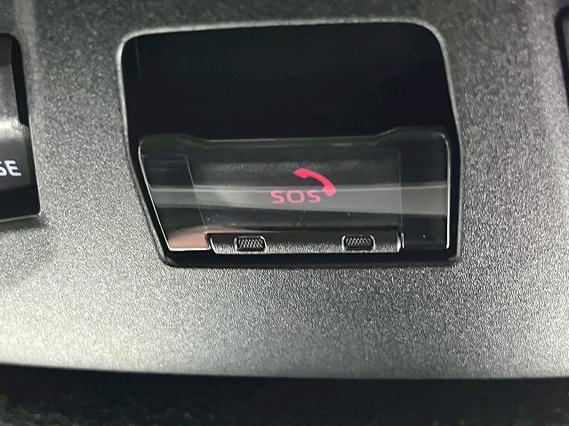 カローラクロス ハイブリッド　Ｚ　パノラマルーフ／１０．５インチナビ／全周囲／ブラインドスポット／シートヒーター／レーダークルーズ／ＣＤ／ＤＶＤ／Ｂｌｕｅｔｏｏｔｈ接続／パワーシート／１８インチアルミ／衝突軽減／レーンアシスト／ＥＴＣ（34枚目）