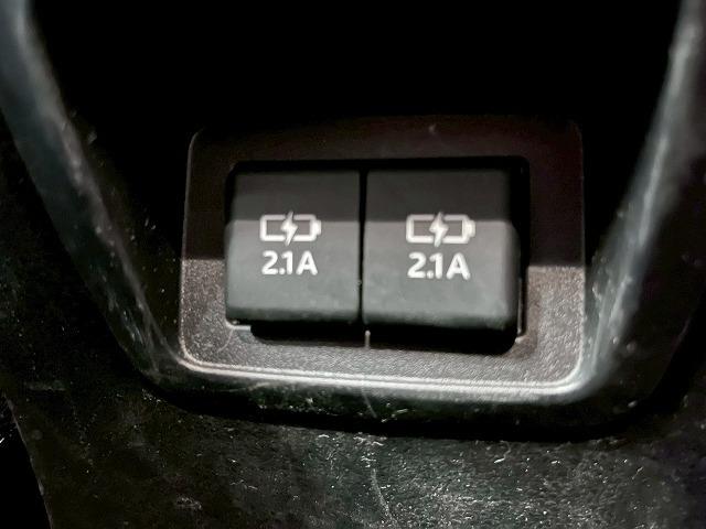 カローラクロス ハイブリッド　Ｚ　パノラマルーフ／１０．５インチナビ／全周囲／ブラインドスポット／シートヒーター／レーダークルーズ／ＣＤ／ＤＶＤ／Ｂｌｕｅｔｏｏｔｈ接続／パワーシート／１８インチアルミ／衝突軽減／レーンアシスト／ＥＴＣ（51枚目）