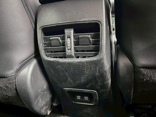 カローラクロス ハイブリッド　Ｚ　パノラマルーフ／１０．５インチナビ／全周囲／ブラインドスポット／シートヒーター／レーダークルーズ／ＣＤ／ＤＶＤ／Ｂｌｕｅｔｏｏｔｈ接続／パワーシート／１８インチアルミ／衝突軽減／レーンアシスト／ＥＴＣ（57枚目）