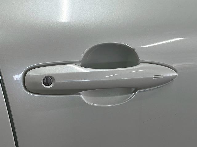 カローラクロス ハイブリッド　Ｚ　パノラマルーフ／１０．５インチナビ／全周囲／ブラインドスポット／シートヒーター／レーダークルーズ／ＣＤ／ＤＶＤ／Ｂｌｕｅｔｏｏｔｈ接続／パワーシート／１８インチアルミ／衝突軽減／レーンアシスト／ＥＴＣ（59枚目）