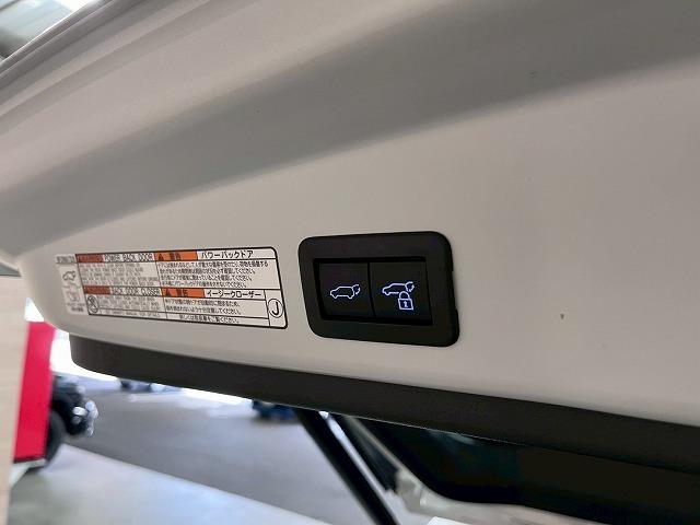 カローラクロス ハイブリッド　Ｚ　パノラマルーフ／１０．５インチナビ／全周囲／ブラインドスポット／シートヒーター／レーダークルーズ／ＣＤ／ＤＶＤ／Ｂｌｕｅｔｏｏｔｈ接続／パワーシート／１８インチアルミ／衝突軽減／レーンアシスト／ＥＴＣ（63枚目）