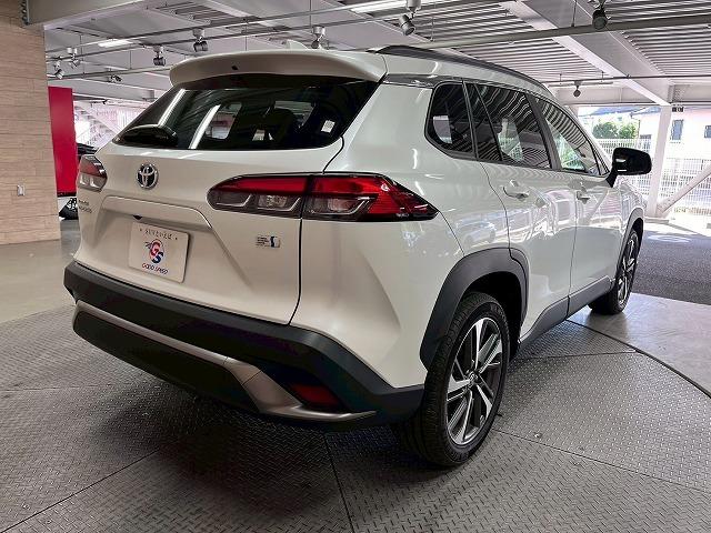 カローラクロス ハイブリッド　Ｚ　パノラマルーフ／１０．５インチナビ／全周囲／ブラインドスポット／シートヒーター／レーダークルーズ／ＣＤ／ＤＶＤ／Ｂｌｕｅｔｏｏｔｈ接続／パワーシート／１８インチアルミ／衝突軽減／レーンアシスト／ＥＴＣ（64枚目）