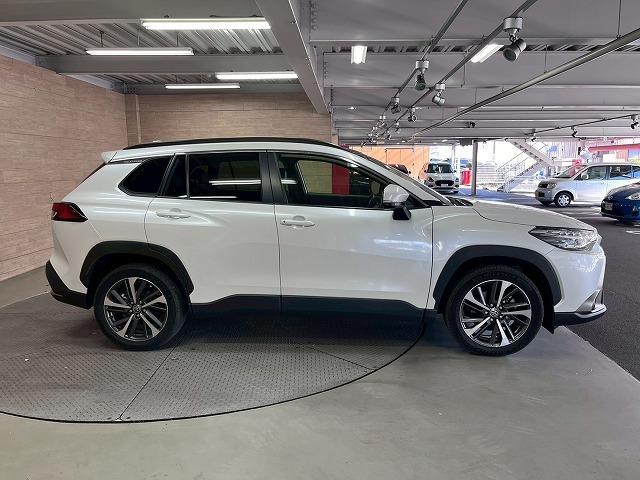 カローラクロス ハイブリッド　Ｚ　パノラマルーフ／１０．５インチナビ／全周囲／ブラインドスポット／シートヒーター／レーダークルーズ／ＣＤ／ＤＶＤ／Ｂｌｕｅｔｏｏｔｈ接続／パワーシート／１８インチアルミ／衝突軽減／レーンアシスト／ＥＴＣ（68枚目）