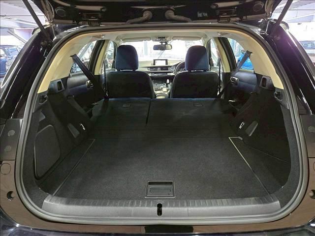 ＣＴ ＣＴ２００ｈ　バージョンＣ　ナビＴＶ／クルーズコントロール／パワーシート／バックカメラ／パドルシフト／ＣＤ／ＤＶＤ／Ｂｌｕｅｔｏｏｔｈ接続／パワーシート／１６インチアルミ／ＬＥＤヘッド／スマートキー／プッシュスタート／ＥＴＣ（20枚目）