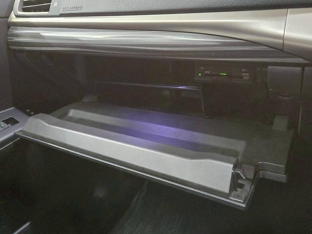 ＣＴ ＣＴ２００ｈ　バージョンＣ　ナビＴＶ／クルーズコントロール／パワーシート／バックカメラ／パドルシフト／ＣＤ／ＤＶＤ／Ｂｌｕｅｔｏｏｔｈ接続／パワーシート／１６インチアルミ／ＬＥＤヘッド／スマートキー／プッシュスタート／ＥＴＣ（21枚目）