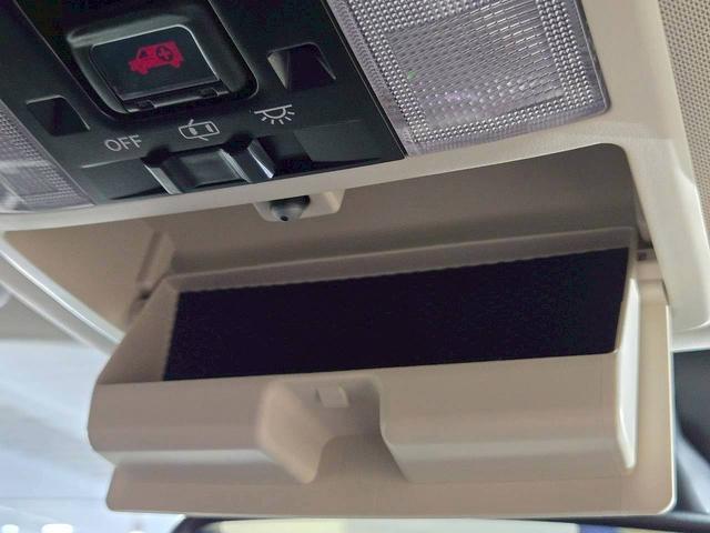 ＣＴ ＣＴ２００ｈ　バージョンＣ　ナビＴＶ／クルーズコントロール／パワーシート／バックカメラ／パドルシフト／ＣＤ／ＤＶＤ／Ｂｌｕｅｔｏｏｔｈ接続／パワーシート／１６インチアルミ／ＬＥＤヘッド／スマートキー／プッシュスタート／ＥＴＣ（72枚目）