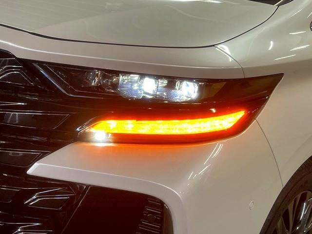 ヴェルファイアハイブリッド Z Premier サンルーフ/全周囲カメラ/デジタルインナー/両側電動スライドドア/電動リアゲート/ETC/ブラインドスポットモニター/14インチナビ/フルセグ/LEDヘッドライト/19インチアルミ/パワーシート(11枚目)