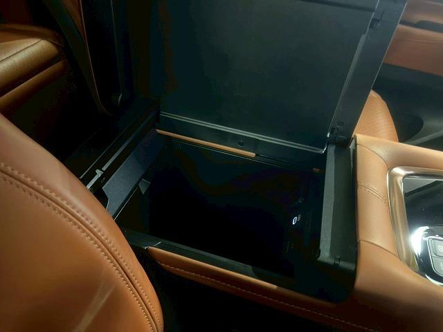 ヴェルファイアハイブリッド Z Premier サンルーフ/全周囲カメラ/デジタルインナー/両側電動スライドドア/電動リアゲート/ETC/ブラインドスポットモニター/14インチナビ/フルセグ/LEDヘッドライト/19インチアルミ/パワーシート(63枚目)