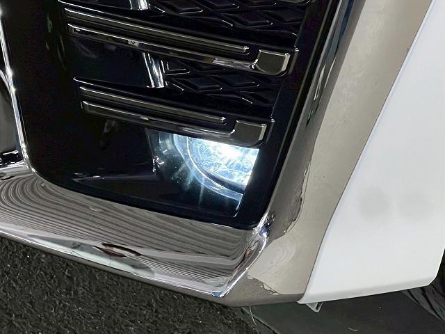 ヴェルファイア ２．５Ｚ　ゴールデンアイズ　ワンオーナー／ナビ／両側電動／ＣＤ／ＤＶＤ／Ｂｌｕｅｔｏｏｔｈ接続／衝突軽減／レーンアシスト／レーダークルーズ／ＬＥＤライト／コーナーセンサー／１８インチアルミ／オットマン／ＡＣ１００Ｖ／スマートキー（30枚目）