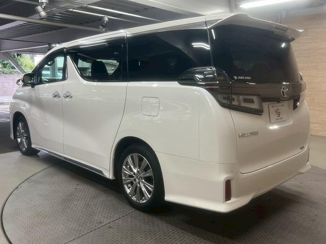 ヴェルファイア ２．５Ｚ　ゴールデンアイズ　ワンオーナー／ナビ／両側電動／ＣＤ／ＤＶＤ／Ｂｌｕｅｔｏｏｔｈ接続／衝突軽減／レーンアシスト／レーダークルーズ／ＬＥＤライト／コーナーセンサー／１８インチアルミ／オットマン／ＡＣ１００Ｖ／スマートキー（36枚目）