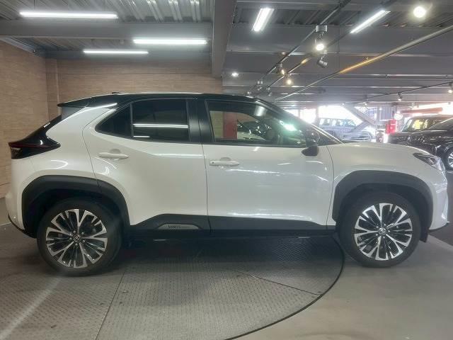 ヤリスクロス ハイブリッドZ ナビ/バックカメラ/レーダークルーズ/テレビ/衝突軽減ブレーキ/レーンアシスト/ブラインドスポット/オートハイビーム/パワーシート/シートヒーター/18インチアルミ/コーナーセンサー/スマートキー(18枚目)