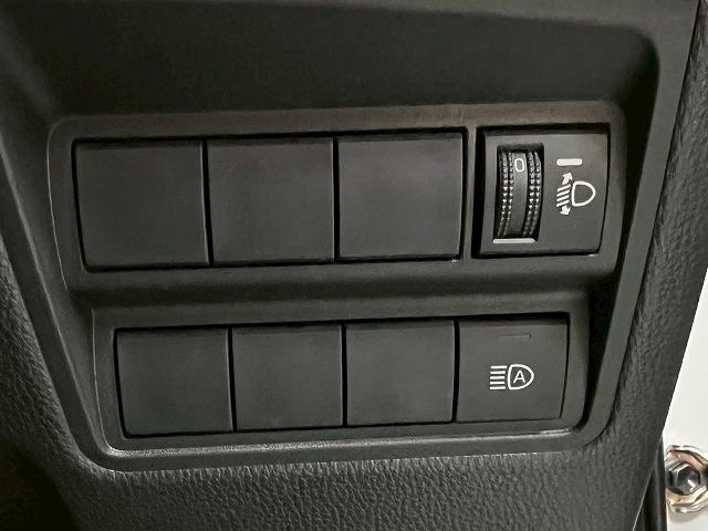 ヤリスクロス ハイブリッドZ ナビ/バックカメラ/レーダークルーズ/テレビ/衝突軽減ブレーキ/レーンアシスト/ブラインドスポット/オートハイビーム/パワーシート/シートヒーター/18インチアルミ/コーナーセンサー/スマートキー(41枚目)