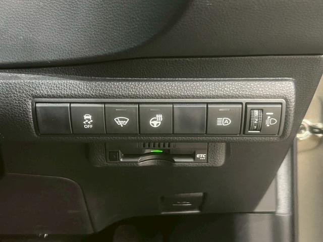 カローラスポーツ ハイブリッドＧ　Ｚ　ナビ／レーダークルーズ／ＢＳＭ／ＬＥＤライト／ステアリングヒーター／バックカメラ／Ｂｌｕｅｔｏｏｔｈ接続／オートハイビーム／ステアリングスイッチ／衝突軽減ブレーキ／レーンアシスト（43枚目）