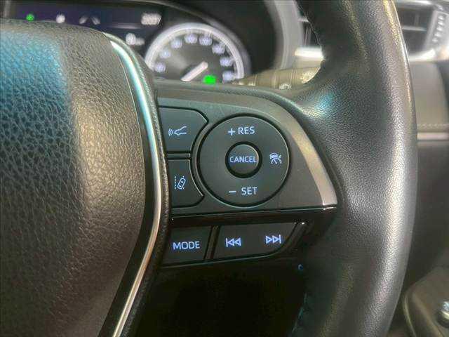 【レーダークルーズコントロール】追従型クルーズコントロールは、レーダーやビデオカメラが前方の車の状況を検知し、状況に合わせます。