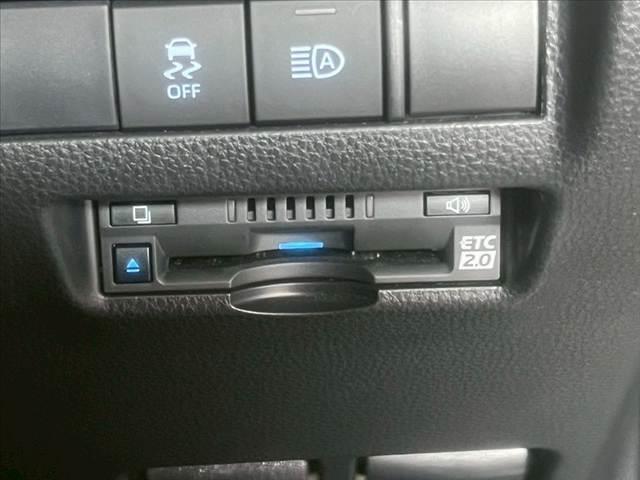【ビルトインＥＴＣ】で高速道路もスムーズに乗り降り可能で、ご納車直後からの遠距離ドライブも可能です。