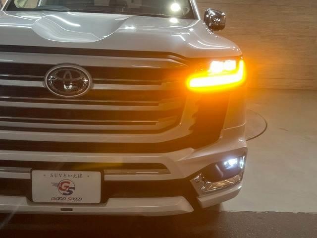 ＬＥＤヘッドライト装備！夜間もばっちり照らします。　発光色が太陽光に近い「白」でとても明るい、ＬＥＤヘッドライトを採用。