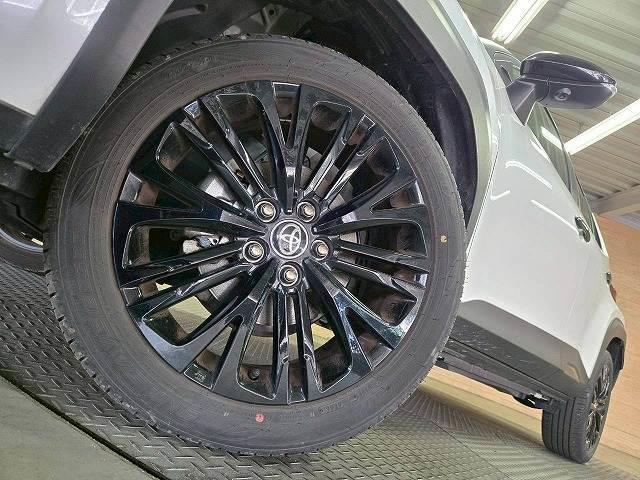 ヤリスクロス ハイブリッドＺ　ウルバーノ　全周囲カメラ／ＢＳＭ　／ナビＴＶ／シートヒーター／ハンドルヒーター／パワーシート／ＨＤＭＩ端子／レーダークルーズ／ステアリングスイッチ／ＵＳＢ端子／ＬＥＤライト／フロントフォグ／スマートキー／ＥＴＣ（12枚目）