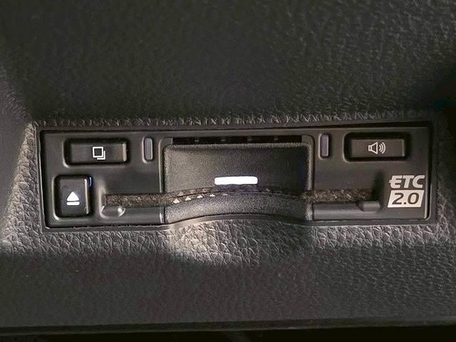 ヤリスクロス ハイブリッドＺ　ウルバーノ　全周囲カメラ／ＢＳＭ　／ナビＴＶ／シートヒーター／ハンドルヒーター／パワーシート／ＨＤＭＩ端子／レーダークルーズ／ステアリングスイッチ／ＵＳＢ端子／ＬＥＤライト／フロントフォグ／スマートキー／ＥＴＣ（15枚目）