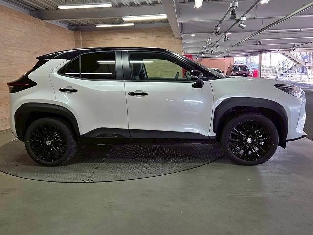 ヤリスクロス ハイブリッドＺ　ウルバーノ　全周囲カメラ／ＢＳＭ　／ナビＴＶ／シートヒーター／ハンドルヒーター／パワーシート／ＨＤＭＩ端子／レーダークルーズ／ステアリングスイッチ／ＵＳＢ端子／ＬＥＤライト／フロントフォグ／スマートキー／ＥＴＣ（18枚目）