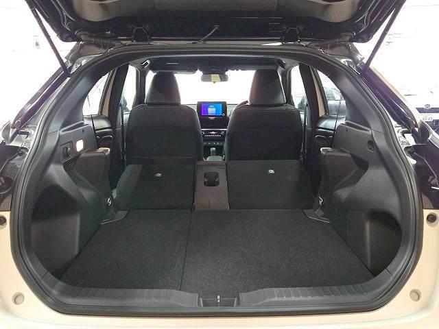 ヤリスクロス ハイブリッドＺ　ウルバーノ　全周囲カメラ／ＢＳＭ　／ナビＴＶ／シートヒーター／ハンドルヒーター／パワーシート／ＨＤＭＩ端子／レーダークルーズ／ステアリングスイッチ／ＵＳＢ端子／ＬＥＤライト／フロントフォグ／スマートキー／ＥＴＣ（20枚目）