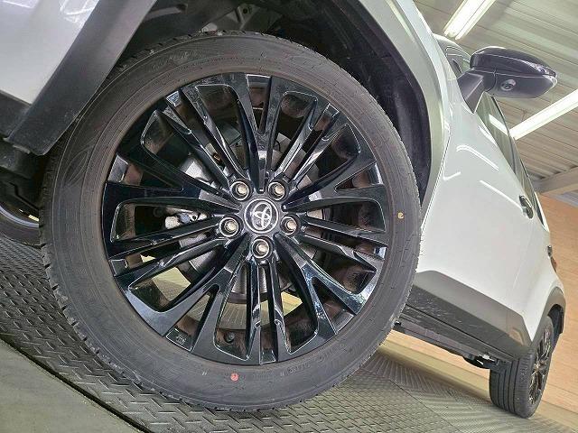 ヤリスクロス ハイブリッドＺ　ウルバーノ　全周囲カメラ／ＢＳＭ　／ナビＴＶ／シートヒーター／ハンドルヒーター／パワーシート／ＨＤＭＩ端子／レーダークルーズ／ステアリングスイッチ／ＵＳＢ端子／ＬＥＤライト／フロントフォグ／スマートキー／ＥＴＣ（22枚目）