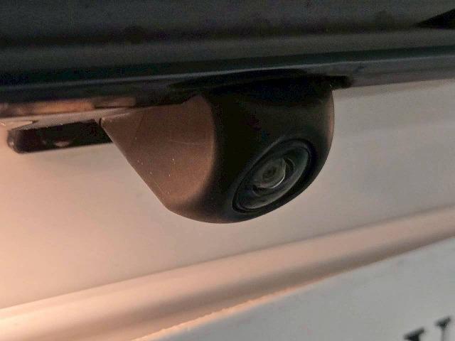 ヤリスクロス ハイブリッドＺ　ウルバーノ　全周囲カメラ／ＢＳＭ　／ナビＴＶ／シートヒーター／ハンドルヒーター／パワーシート／ＨＤＭＩ端子／レーダークルーズ／ステアリングスイッチ／ＵＳＢ端子／ＬＥＤライト／フロントフォグ／スマートキー／ＥＴＣ（34枚目）