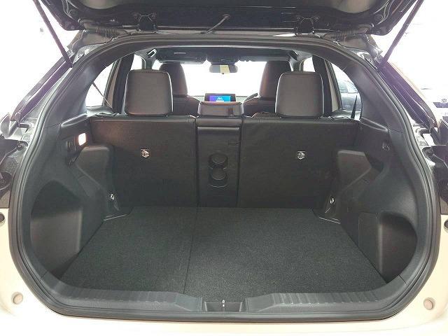 ヤリスクロス ハイブリッドＺ　ウルバーノ　全周囲カメラ／ＢＳＭ　／ナビＴＶ／シートヒーター／ハンドルヒーター／パワーシート／ＨＤＭＩ端子／レーダークルーズ／ステアリングスイッチ／ＵＳＢ端子／ＬＥＤライト／フロントフォグ／スマートキー／ＥＴＣ（35枚目）