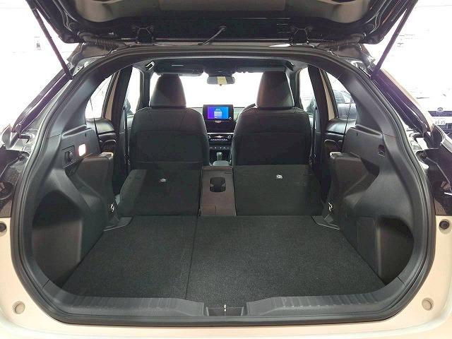 ヤリスクロス ハイブリッドＺ　ウルバーノ　全周囲カメラ／ＢＳＭ　／ナビＴＶ／シートヒーター／ハンドルヒーター／パワーシート／ＨＤＭＩ端子／レーダークルーズ／ステアリングスイッチ／ＵＳＢ端子／ＬＥＤライト／フロントフォグ／スマートキー／ＥＴＣ（36枚目）