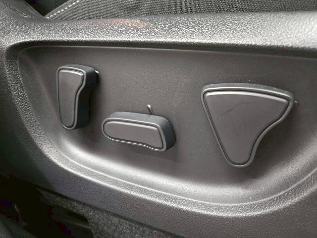 ヤリスクロス ハイブリッドＺ　ウルバーノ　全周囲カメラ／ＢＳＭ　／ナビＴＶ／シートヒーター／ハンドルヒーター／パワーシート／ＨＤＭＩ端子／レーダークルーズ／ステアリングスイッチ／ＵＳＢ端子／ＬＥＤライト／フロントフォグ／スマートキー／ＥＴＣ（44枚目）