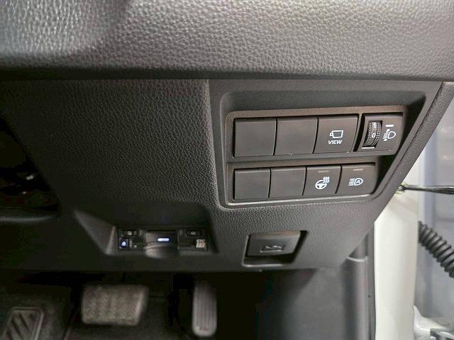 ヤリスクロス ハイブリッドＺ　ウルバーノ　全周囲カメラ／ＢＳＭ　／ナビＴＶ／シートヒーター／ハンドルヒーター／パワーシート／ＨＤＭＩ端子／レーダークルーズ／ステアリングスイッチ／ＵＳＢ端子／ＬＥＤライト／フロントフォグ／スマートキー／ＥＴＣ（45枚目）