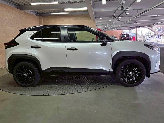 ヤリスクロス ハイブリッドＺ　ウルバーノ　全周囲カメラ／ＢＳＭ　／ナビＴＶ／シートヒーター／ハンドルヒーター／パワーシート／ＨＤＭＩ端子／レーダークルーズ／ステアリングスイッチ／ＵＳＢ端子／ＬＥＤライト／フロントフォグ／スマートキー／ＥＴＣ（50枚目）