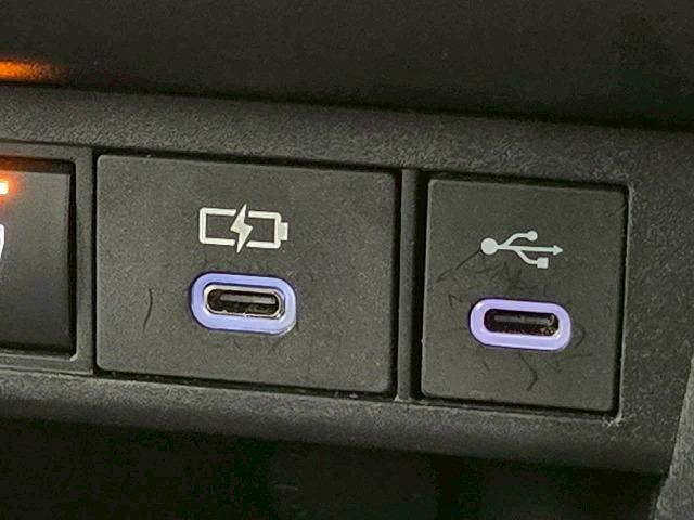 ヤリスクロス ハイブリッドＺ　ウルバーノ　全周囲カメラ／ＢＳＭ　／ナビＴＶ／シートヒーター／ハンドルヒーター／パワーシート／ＨＤＭＩ端子／レーダークルーズ／ステアリングスイッチ／ＵＳＢ端子／ＬＥＤライト／フロントフォグ／スマートキー／ＥＴＣ（62枚目）