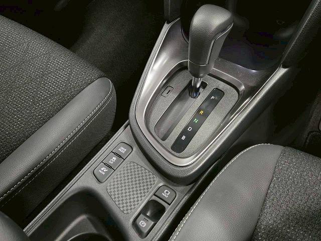 ヤリスクロス ハイブリッドＺ　ウルバーノ　全周囲カメラ／ＢＳＭ　／ナビＴＶ／シートヒーター／ハンドルヒーター／パワーシート／ＨＤＭＩ端子／レーダークルーズ／ステアリングスイッチ／ＵＳＢ端子／ＬＥＤライト／フロントフォグ／スマートキー／ＥＴＣ（65枚目）