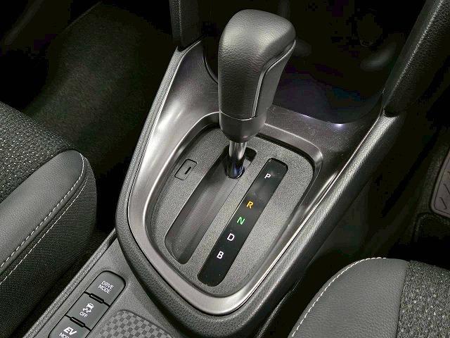 ヤリスクロス ハイブリッドＺ　ウルバーノ　全周囲カメラ／ＢＳＭ　／ナビＴＶ／シートヒーター／ハンドルヒーター／パワーシート／ＨＤＭＩ端子／レーダークルーズ／ステアリングスイッチ／ＵＳＢ端子／ＬＥＤライト／フロントフォグ／スマートキー／ＥＴＣ（66枚目）