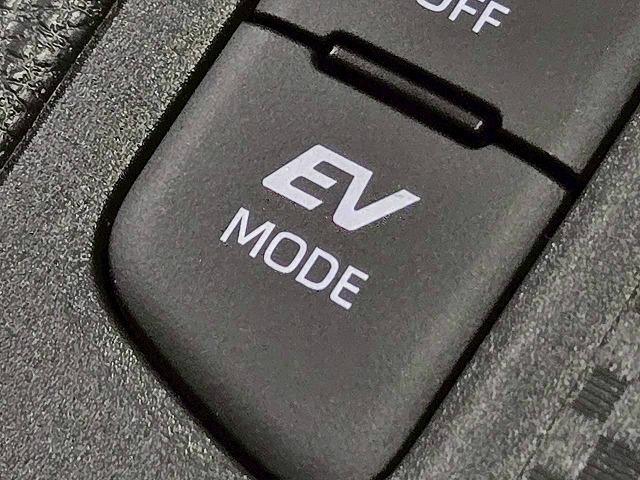 ヤリスクロス ハイブリッドＺ　ウルバーノ　全周囲カメラ／ＢＳＭ　／ナビＴＶ／シートヒーター／ハンドルヒーター／パワーシート／ＨＤＭＩ端子／レーダークルーズ／ステアリングスイッチ／ＵＳＢ端子／ＬＥＤライト／フロントフォグ／スマートキー／ＥＴＣ（72枚目）