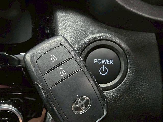 ヤリスクロス ハイブリッドＺ　ウルバーノ　全周囲カメラ／ＢＳＭ　／ナビＴＶ／シートヒーター／ハンドルヒーター／パワーシート／ＨＤＭＩ端子／レーダークルーズ／ステアリングスイッチ／ＵＳＢ端子／ＬＥＤライト／フロントフォグ／スマートキー／ＥＴＣ（76枚目）