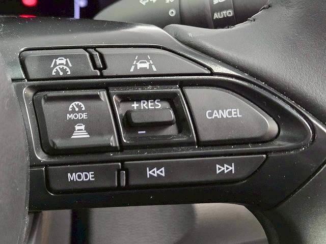 ヤリスクロス ハイブリッドＺ　ウルバーノ　特別仕様車／全周囲カメラ／ＢＳＭ　／ナビＴＶ／シートヒーター／ハンドルヒーター／パワーシート／ＨＤＭＩ端子／レーダークルーズ／ステアリングスイッチ／ＵＳＢ端子／ＬＥＤライト／フロントフォグ／ＥＴＣ（5枚目）