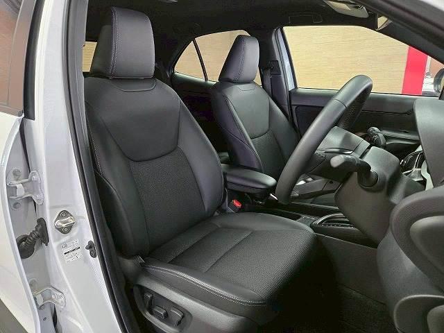 ヤリスクロス ハイブリッドＺ　ウルバーノ　特別仕様車／全周囲カメラ／ＢＳＭ　／ナビＴＶ／シートヒーター／ハンドルヒーター／パワーシート／ＨＤＭＩ端子／レーダークルーズ／ステアリングスイッチ／ＵＳＢ端子／ＬＥＤライト／フロントフォグ／ＥＴＣ（9枚目）